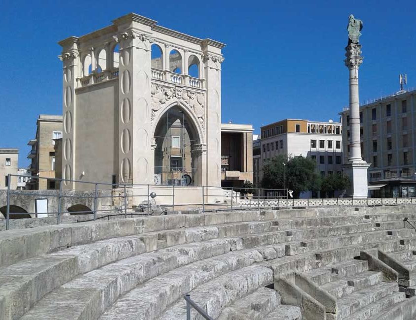 the_monuments_people_lecce_romana