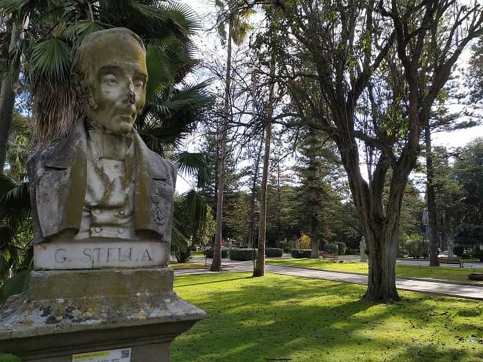 Busto di Gaetano Stella nella villa di Lecce