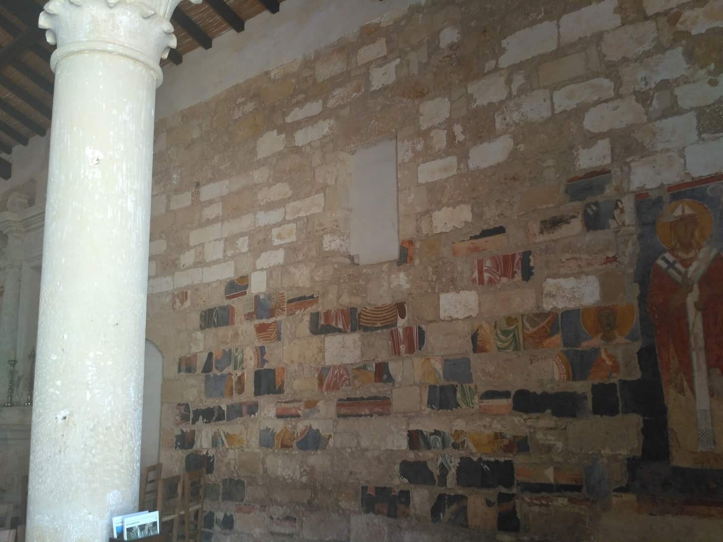 particolare degli affreschi di Santa Maria di Cerrate